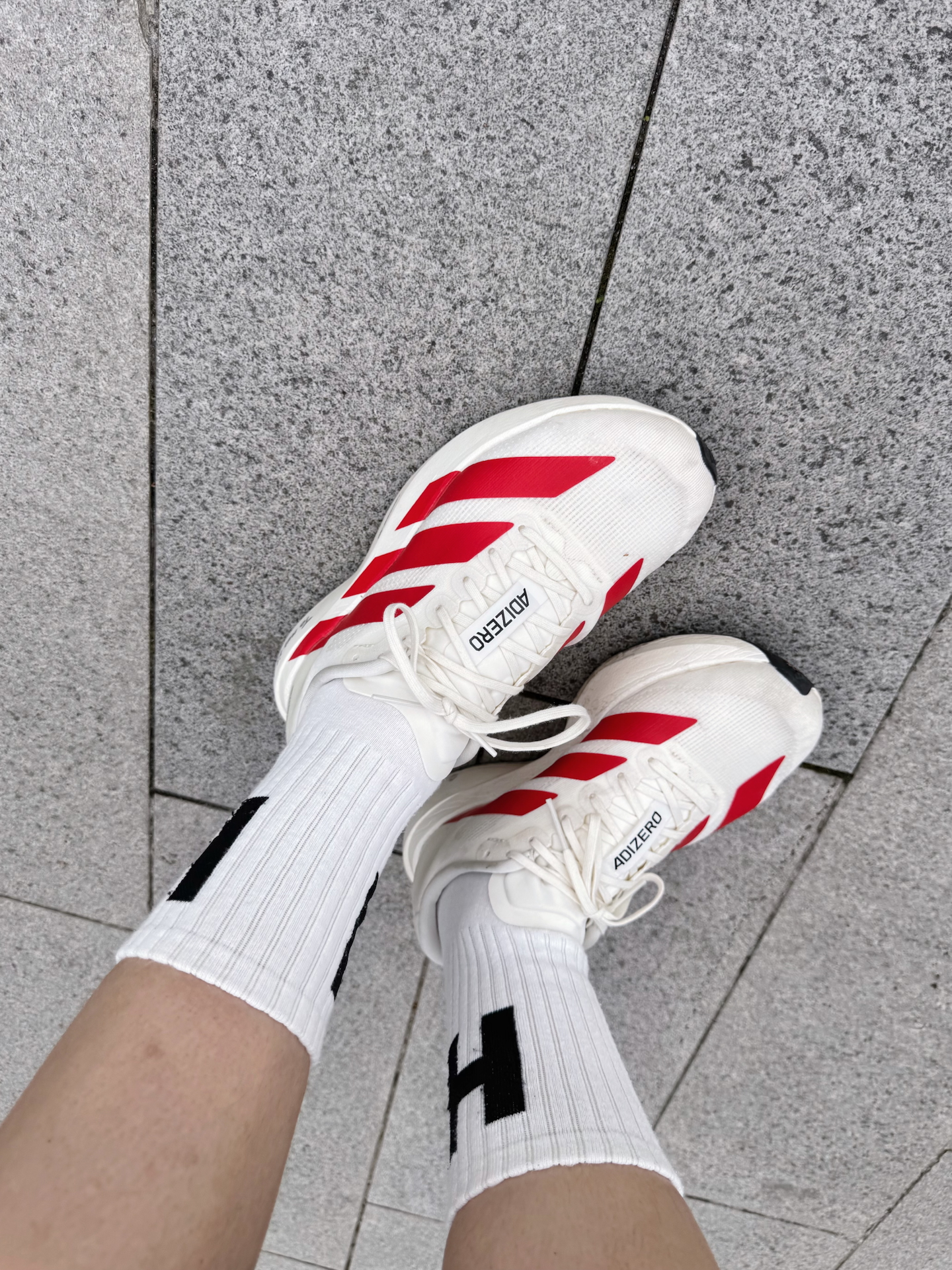아디다스 아디제로 EVO SL 오프 화이트 베러 스칼렛 JS1182 photo review